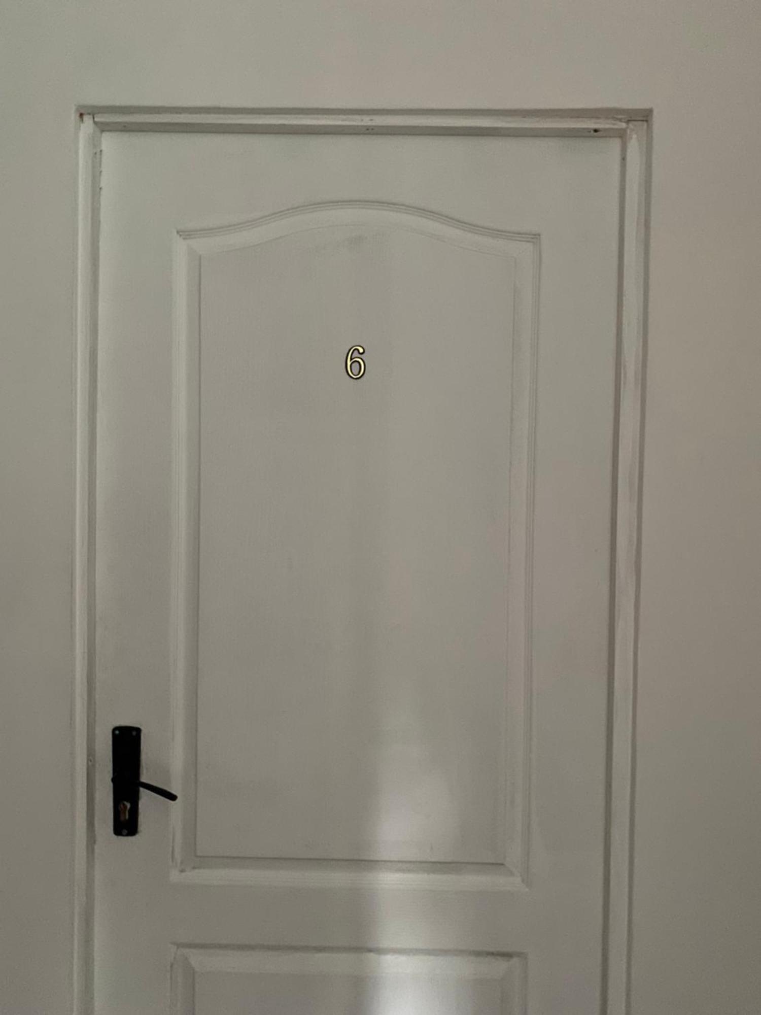 Steve Rooms Iasi Luaran gambar