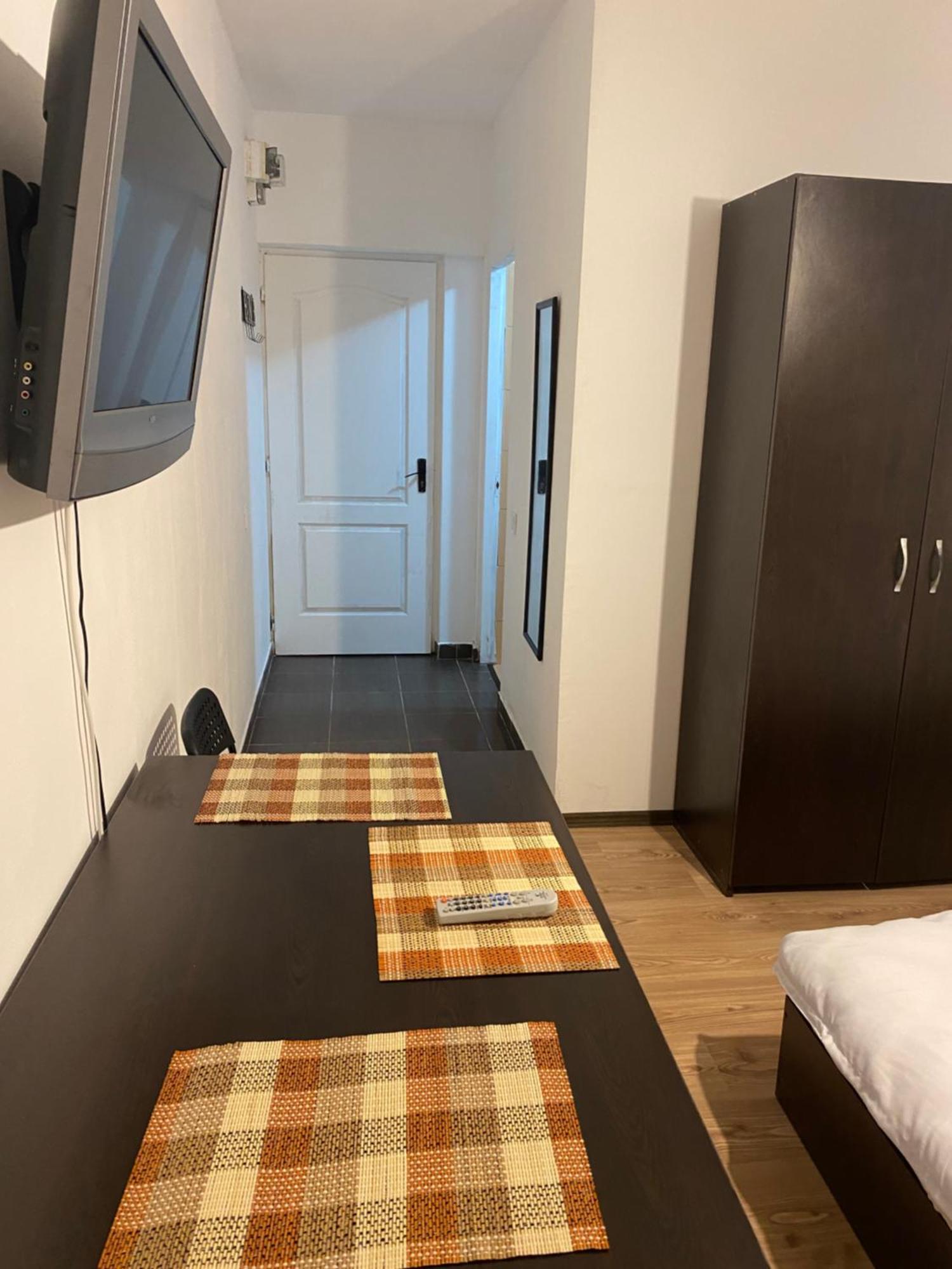Steve Rooms Iasi Luaran gambar